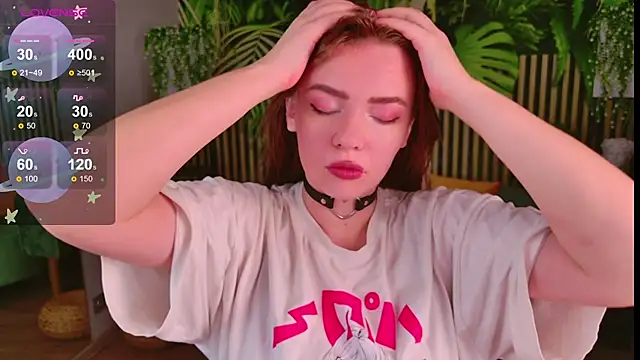 Snapshot of Moon__Bunny chatting on October 19, 2025, 4:07 pm Moon Bunny online show from October 19, 2025, 4:07 pm