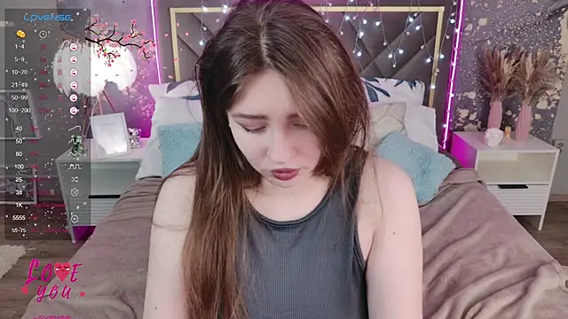 Snapshot of Moon__Bunny chatting on February 21, 2026, 1:45 pm Moon Bunny online show from February 21, 2026, 1:45 pm