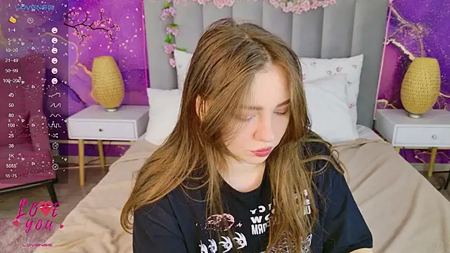 Snapshot of Moon__Bunny chatting on February 22, 2026, 12:36 pm Moon Bunny online show from February 22, 2026, 12:36 pm