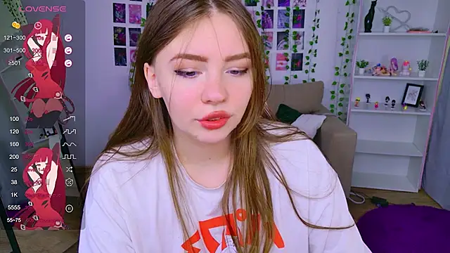 Moon  Bunny online show from April 11, 2026, 12:20 pm