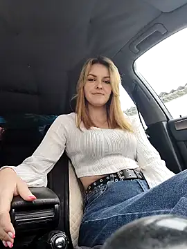 YOOUR EVAA online show from February 13, 2026, 8:43 am