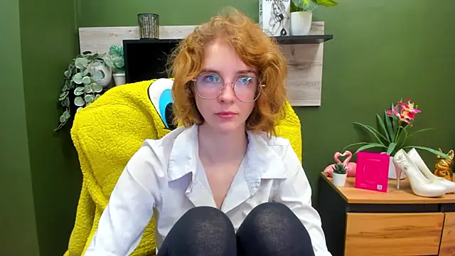 juicyPenny online show from October 24, 2025, 6:21 am