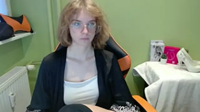 juicyPenny online show from November 20, 2025, 7:30 am