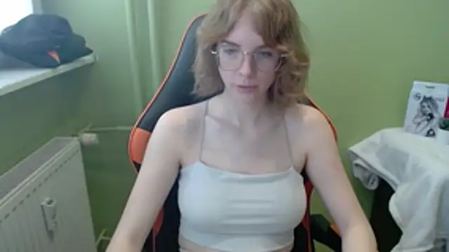 juicyPenny online show from November 27, 2025, 8:05 am