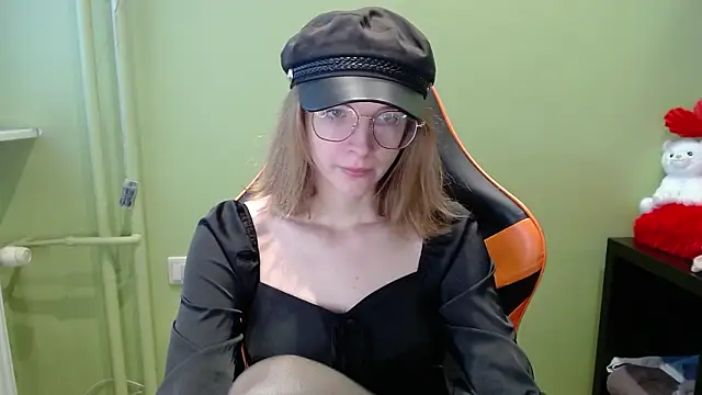 juicyPenny online show from February 25, 2026, 7:29 am