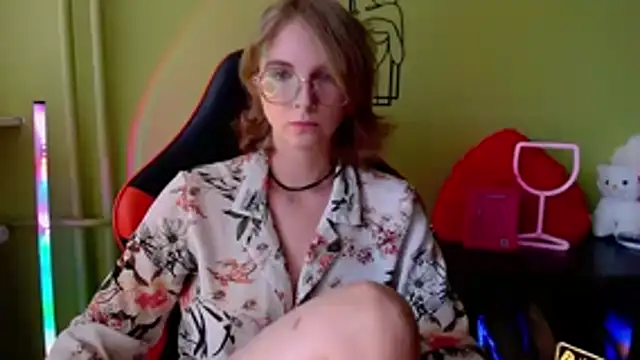 juicyPenny online show from June 8, 2026, 4:40 pm