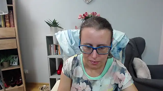 Snapshot of sweetxLizzy chatting on July 2, 2026, 4:29 am sweetxLizzy online show from July 2, 2026, 4:29 am