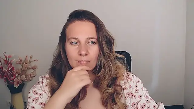 Darklure  online show from September 15, 2025, 1:44 pm