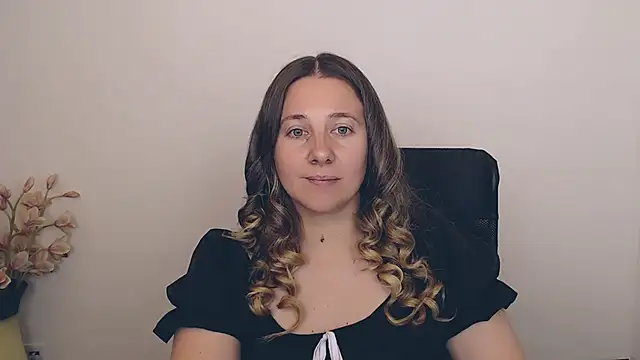 Darklure  online show from September 19, 2025, 8:20 pm