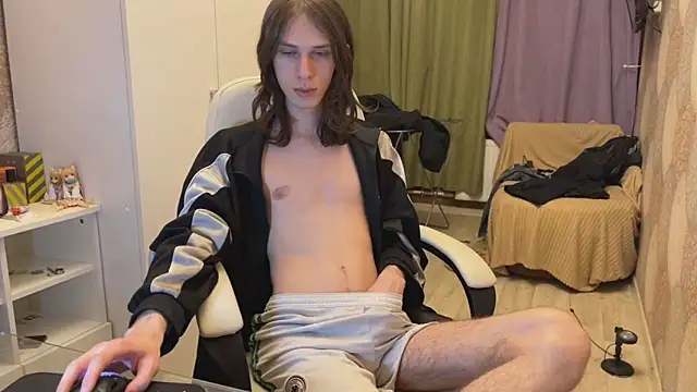 eleganc3 online show from April 16, 2026, 7:36 pm