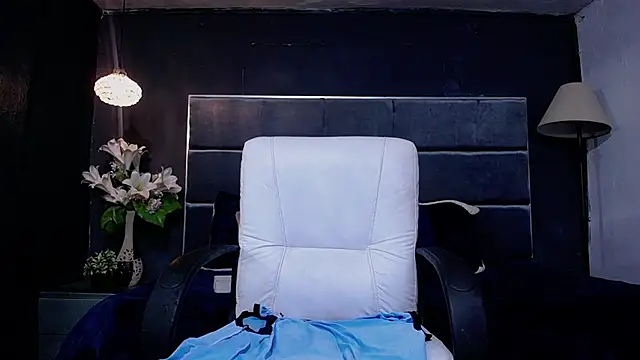 Snapshot of blackbignude chatting on October 25, 2025, 1:24 am blackbignude online show from October 25, 2025, 1:24 am