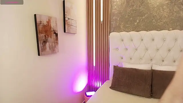 Dulcey  online show from March 13, 2026, 11:33 pm