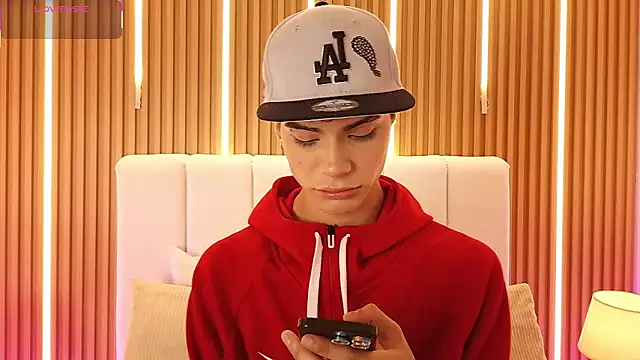 Dulcey  online show from March 19, 2026, 4:38 am