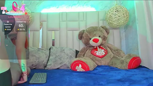 NikkyyRed online show from September 12, 2025, 3:50 am