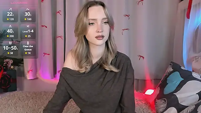 EllaBloom online show from January 12, 2026, 11:37 am