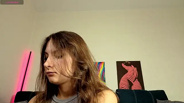 TrixiBell online show from November 28, 2025, 4:48 am