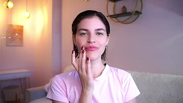 EleneButton online show from September 28, 2025, 1:33 am