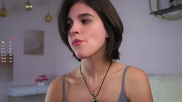 EleneButton online show from November 9, 2025, 1:15 am