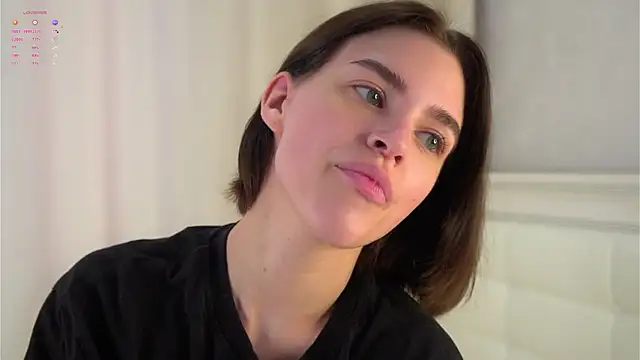 EleneButton online show from April 15, 2026, 1:12 am