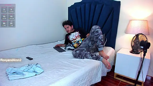 RoxyandAron2 online show from March 4, 2026, 6:25 pm