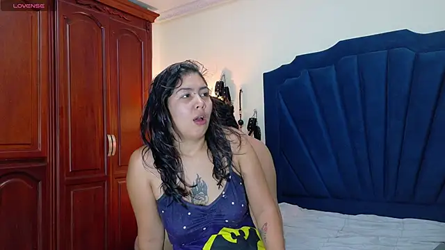 RoxyandAron2 online show from May 19, 2026, 12:11 pm