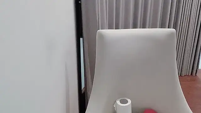 Snapshot of Azami_Chan chatting on October 23, 2025, 1:43 pm Azami Chan online show from October 23, 2025, 1:43 pm