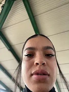 JuanitaMore01 online show from February 26, 2026, 9:03 pm