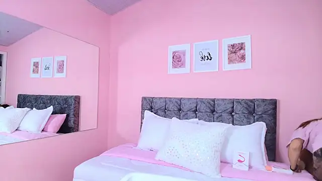 Snapshot of maddie_beauty chatting on February 6, 2026, 5:49 pm maddie beauty online show from February 6, 2026, 5:49 pm