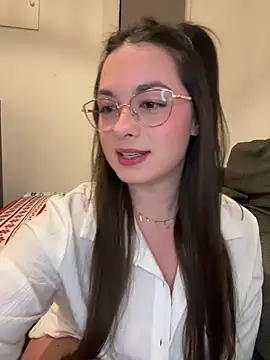 Snapshot of liloush__ chatting on February 20, 2026, 9:48 pm liloush online show from February 20, 2026, 9:48 pm