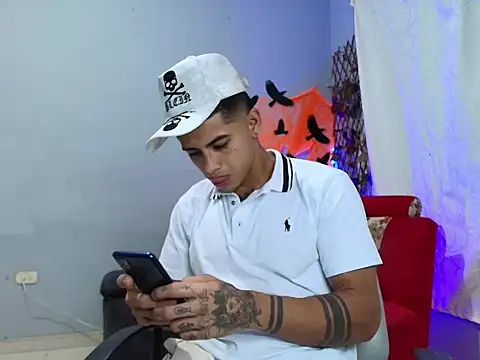 Snapshot of sweet_Brunettes01 chatting on October 18, 2025, 11:16 pm sweet Brunettes01 online show from October 18, 2025, 11:16 pm