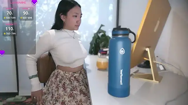 yuzhara online show from October 15, 2025, 1:55 pm