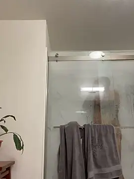 pnwzo online show from October 19, 2025, 10:32 pm