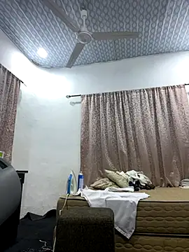 madakraah1 online show from September 23, 2025, 3:42 am