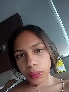 yhaneth online show from November 2, 2025, 10:01 pm