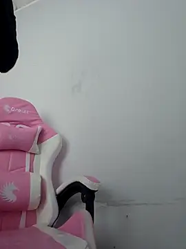 Miss Pompitas23 online show from September 24, 2025, 8:45 pm