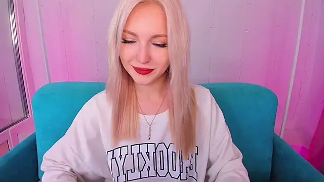 Snapshot of LisaFoxyMe chatting on November 5, 2025, 1:16 am LisaFoxyMe online show from November 5, 2025, 1:16 am