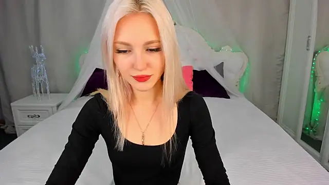 Snapshot of LisaFoxyMe chatting on November 9, 2025, 1:26 am LisaFoxyMe online show from November 9, 2025, 1:26 am