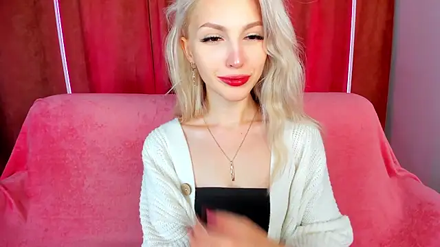 Snapshot of LisaFoxyMe chatting on December 1, 2025, 1:54 am LisaFoxyMe online show from December 1, 2025, 1:54 am