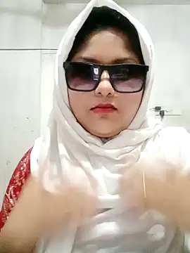 Snapshot of Nusrat-N chatting on March 2, 2026, 1:30 am Nusrat-N online show from March 2, 2026, 1:30 am