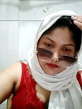 Snapshot of Nusrat-N chatting on March 8, 2026, 2:04 am Nusrat-N online show from March 8, 2026, 2:04 am