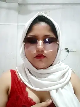 Snapshot of Nusrat-N chatting on March 10, 2026, 4:06 am Nusrat-N online show from March 10, 2026, 4:06 am