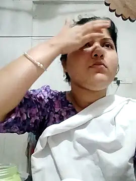 Snapshot of Nusrat-N chatting on March 28, 2026, 9:47 pm Nusrat-N online show from March 28, 2026, 9:47 pm