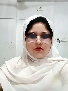 Snapshot of Nusrat-N chatting on June 1, 2026, 2:08 pm Nusrat-N online show from June 1, 2026, 2:08 pm
