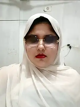 Snapshot of Nusrat-N chatting on June 18, 2026, 10:09 am Nusrat-N online show from June 18, 2026, 10:09 am