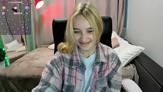 TaisiaHot online show from April 7, 2026, 8:15 am