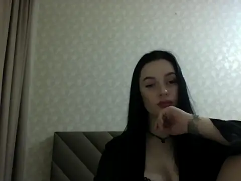 Snapshot of Lulii24 chatting on November 17, 2025, 5:02 am Lulii24 online show from November 17, 2025, 5:02 am