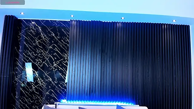 MadisonAnngel online show from November 15, 2025, 6:37 pm