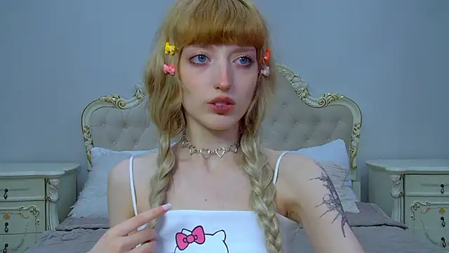 MistyMarlo online show from April 19, 2026, 5:12 pm