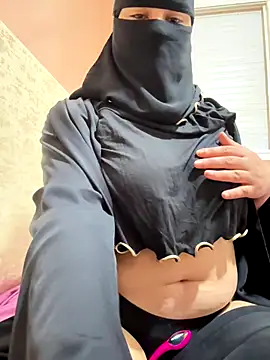 Snapshot of _Laiali_ chatting on November 8, 2025, 12:27 pm Laiali online show from November 8, 2025, 12:27 pm