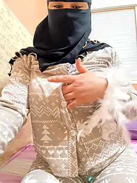 Snapshot of _Laiali_ chatting on November 12, 2025, 11:21 am Laiali online show from November 12, 2025, 11:21 am